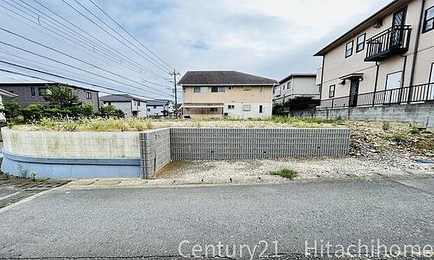 《外観》　■機能性とデザイン性を兼ねそろえた理想の住まい。美しい外観やくつろぎの室内空間にふさわしい素材・形・色彩、上質感に満ちております。