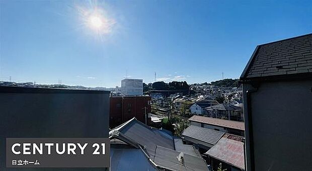 《眺望》　■目の前には気持ちの良い青空が広がります。開放的で開けた空間が望めます。