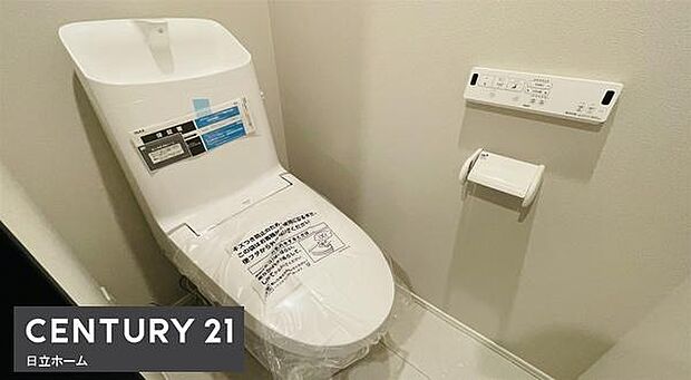 《トイレ》 清潔感のある落ち着いたトイレ。