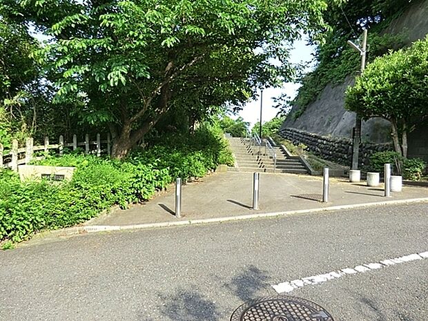 六浦第五公園まで1224m、並木天満宮も近くにあります
