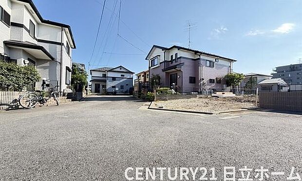 《前面道路》 ■落ち着いた住環境です。