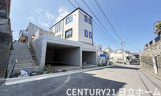 《前面道路》 ■落ち着いた住環境です。
