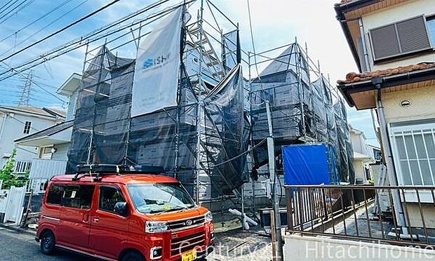 《外観》車通りも少ないため、落ち着いた雰囲気です。お子様がいらっしゃる方もご安心かと思います。