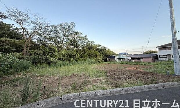 《前面道路》 ■道路と敷地はフラットな地形です。