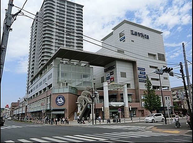 らびすた新杉田まで1297m、JR根岸線新杉田駅直結のショッピングモール。スーパーや飲食店、郵便局などがあり便利です。