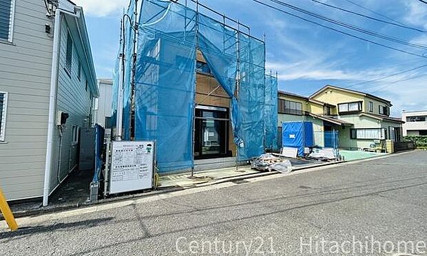 《前面道路》　■道路と敷地はフラットな地形です。