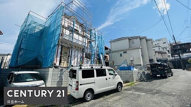 《外観》 ■一戸建ての多いエリア、静かで落ち着いた雰囲気。シンプルで美しいフォルム空気までクリーンになるような佇まい。心地よいライフスタイルが実現できるそんな予感。