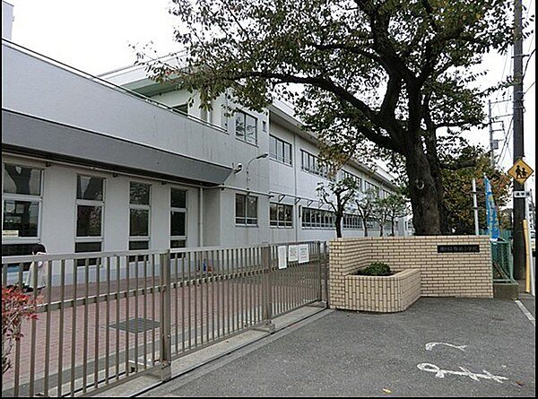 横浜市立梅林小学校まで878m