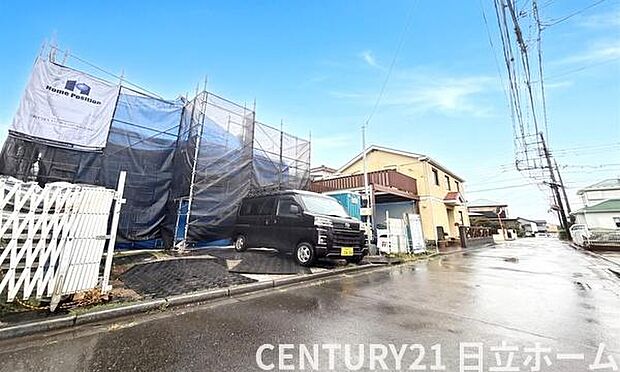 《前面道路》 ■道路とフラットな区画です。