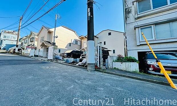《前面道路》 「空」×「光」×「風」。開放感を具現化したような現地は、まさに「永住の地」としての選択肢です。
