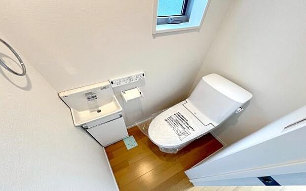 《トイレ》 ■清潔感のある落ち着いたトイレ。