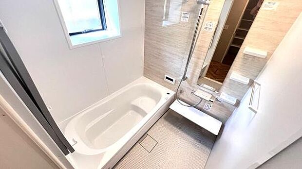 《浴室》　■ゆったりくつろげる癒しのバスルーム。