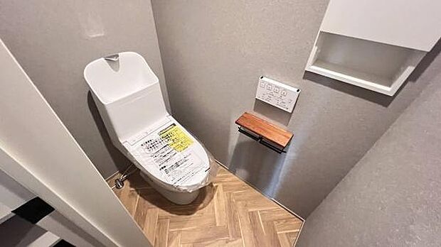 《トイレ》　■清潔感のある落ち着いたトイレ。