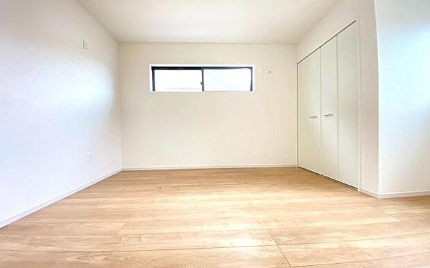 《子供部屋》 ■お子様の成長を優しく見守る、明るい子供部屋。遊んだり、学んだり、時には一人の時間を過ごしたりと健やかな毎日を育む大切な場所。未来への第一歩を育む、かけがえのない空間です。