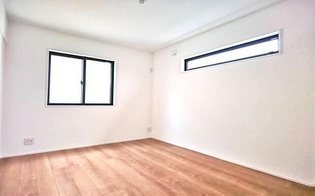 《子供部屋》　■机とべットを入れても十分な広さ、お子様の勉強部屋に。グングンと成績ＵＰの予感が。