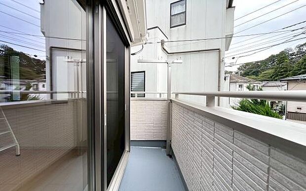 《バルコニー》　■「青い空」と「白い雲」、「気分が晴れる場所」がここにあります。