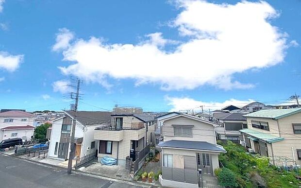 《眺望》　■「空」×「光」×「風」。開放感を具現化したような現地は、まさに「永住の地」としての選択肢です。