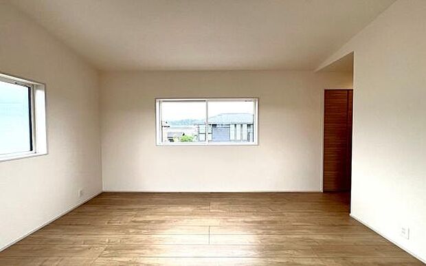 《子供部屋》 ■お子様の成長を優しく見守る、明るい子供部屋。遊んだり、学んだり、時には一人の時間を過ごしたりと健やかな毎日を育む大切な場所。未来への第一歩を育む、かけがえのない空間です。