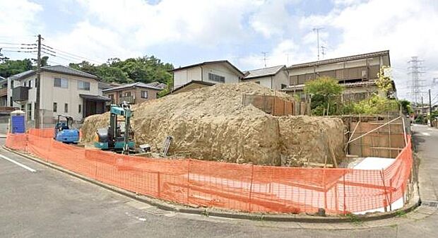 《外観》　■豊かな光が照らすこの場所は、たわいもない会話を楽しみ、ゆったりとした時間を過ごす場所。家族の日常が刻まれる大切な空間です。