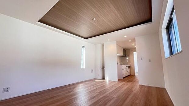 《リビングダイニング》 ■ご家族でゆったりとした時間を過ごす場所です。