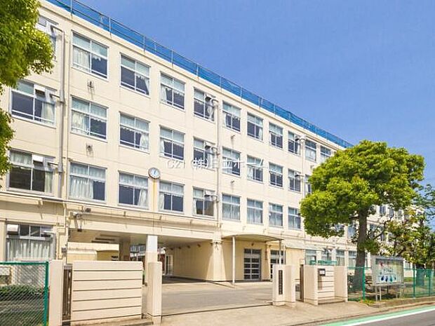 横浜市立上郷中学校まで1081m