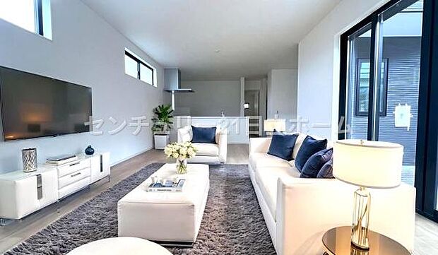 《リビングダイニング》 ■本画像は家具の配置をCGで作成しており、実際に現地に家具は置かれておりません。また、価格に家具は含まれておりません。