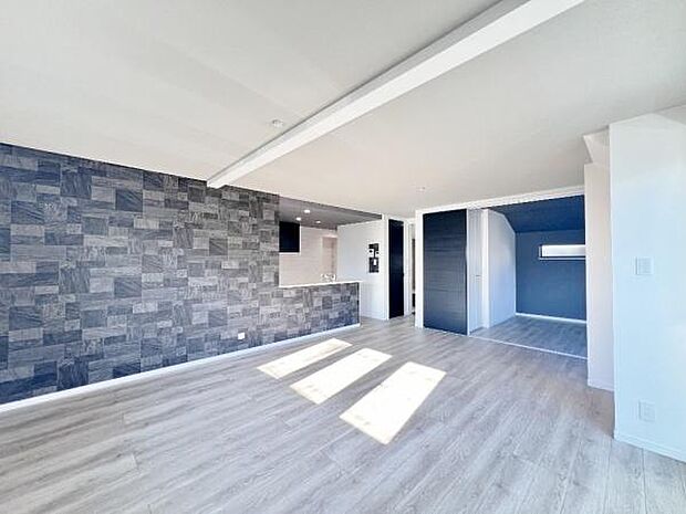 《リビングダイニング》　■上質な時間を育む暮らしのメインステージ。