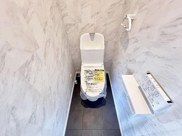 《トイレ》　■清潔感のある落ち着いたトイレ。