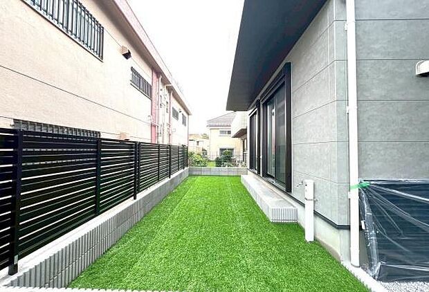 《庭》　■子供のころに夢見た「庭付きマイホーム」。その夢が現実となるかもしれませんね。人目を気にせず開放的に。お庭で家庭菜園などはいかがでしょうか。