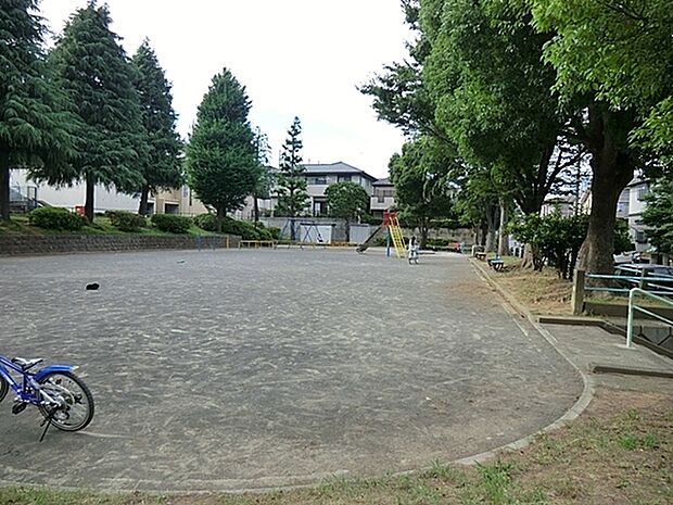 下瀬谷第三公園まで821m、静かな住宅街にある公園