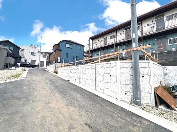 《外観》 ■家族みんなが落ち着ける場所。明るい空間で心も暖か、朝から爽やかな気分。寝る時も包みこまれるようにふんわりと。家にいることが心と体に優しい暖かな暮らし。