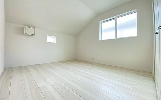 《子供部屋》 ■お子様の成長を優しく見守る、明るい子供部屋。遊んだり、学んだり、時には一人の時間を過ごしたりと健やかな毎日を育む大切な場所。未来への第一歩を育む、かけがえのない空間です。