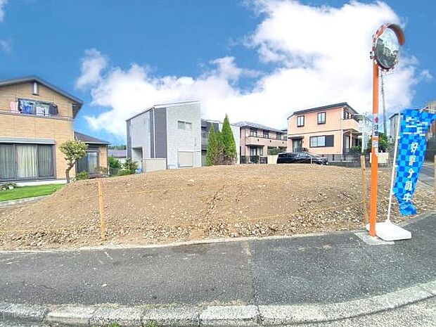 《外観》 ■豊かな光が照らすこの場所は、たわいもない会話を楽しみ、ゆったりとした時間を過ごす場所。家族の日常が刻まれる大切な空間です。