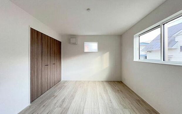 《洋室》 ■くつろぎの場としてだけでなく、趣味や仕事のパーソナルスペースとしても活躍する洋室。個の時間をたっぷり楽しめる快適空間です。