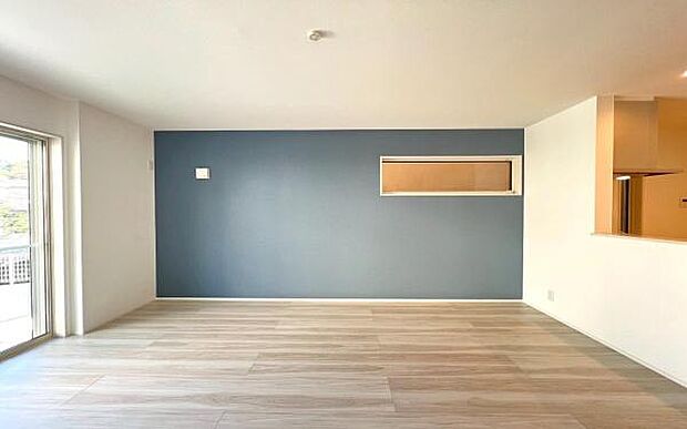 《リビングダイニング》　■上質な時間を育む暮らしのメインステージ。寛ぎとご家族とのコミュニケーションを育む居心地のよい場所。家族の笑顔と何気ない会話がいつまでも絶えないそんな素敵な空間の予感がします。