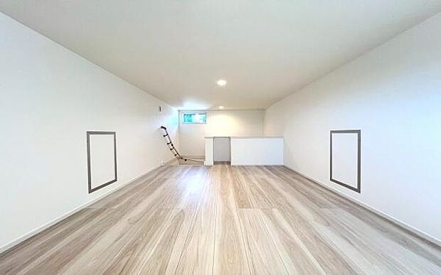 《ロフト》　■収納力のあるゆとりのロフト。季節物やお子様との思い出をしっかり収納でき重宝します。お子様にとっては特別な秘密基地にも。