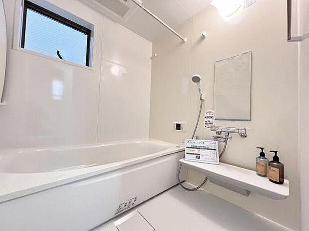 《浴室》　■体を洗う、温まるだけの場所から心身ともに快適な空間へと進化したバスルーム。一日の疲れが癒される優雅な時間を堪能してください。