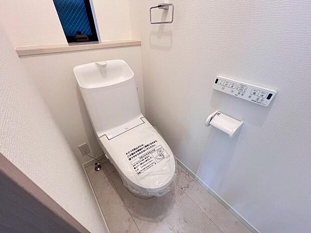 《トイレ》 ■清潔感のある落ち着いたトイレ。