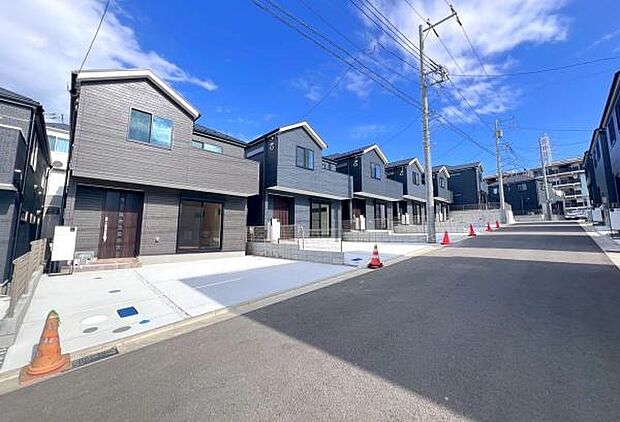 《外観》 ■家族みんなが落ち着ける場所。明るい空間で心も暖か、朝から爽やかな気分。寝る時も包みこまれるようにふんわりと。家にいることが心と体に優しい暖かな暮らし。