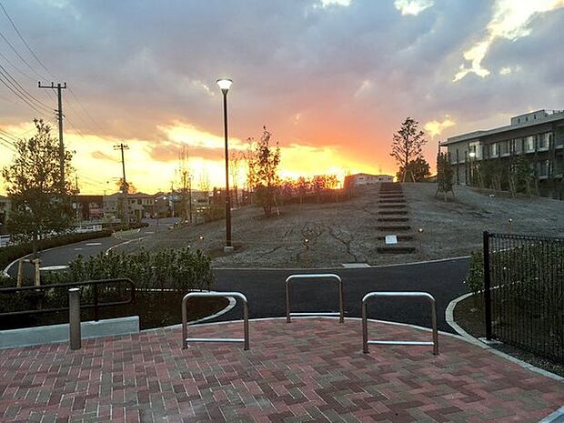 瀬谷みはらし公園まで510m、「みはらしの丘」という築山から晴れた日に富士山が見えることから、公園の名が付けられました。