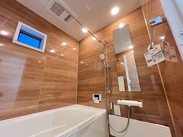 《浴室　》　■バスルームは一日の疲れを癒す居心地の良い空間です。