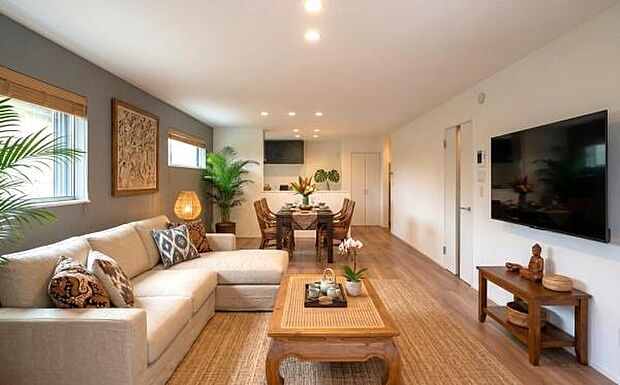 《リビングダイニング》 ■本画像は家具家電や小物の配置をCGで作成しており、実際に現地に家具家電や小物は置かれておりません。また、価格に家具家電や小物は含まれておりません。