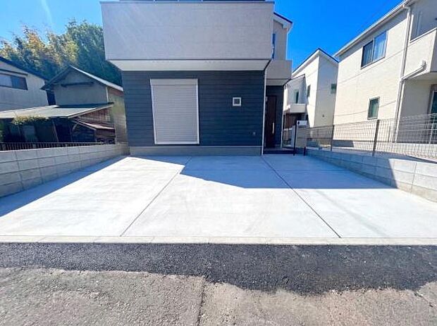 《駐車場》 ■駐車場2台可能。(車種による)