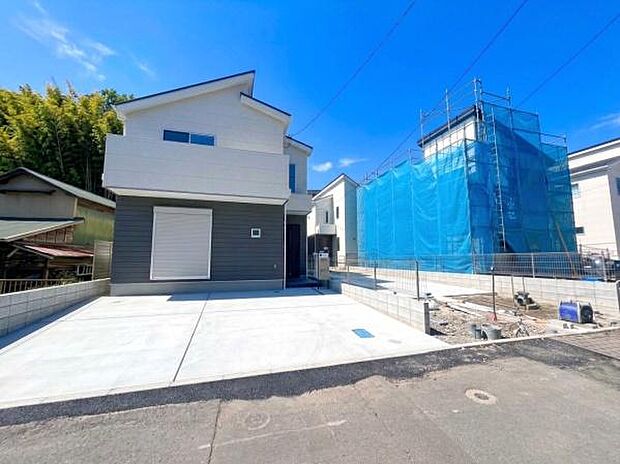《外観》 ■機能性とデザイン性を兼ねそろえた理想の住まい。美しい外観やくつろぎの室内空間にふさわしい素材・形・色彩、上質感に満ちております。