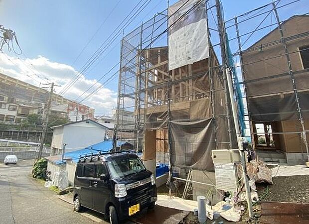 《外観》　■一戸建ての多いエリア、静かで落ち着いた雰囲気。シンプルで美しいフォルム空気までクリーンになるような佇まい。心地よいライフスタイルが実現できるそんな予感。