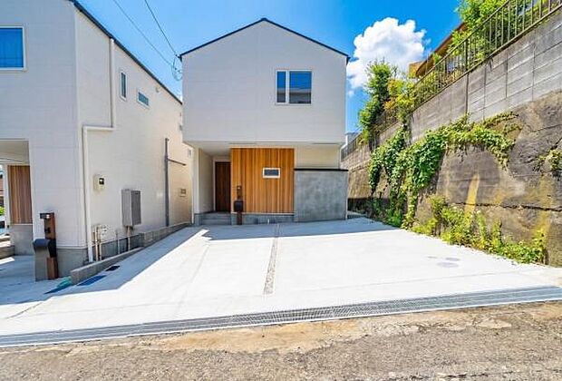 《駐車場》　■駐車場2可能（車種による）。