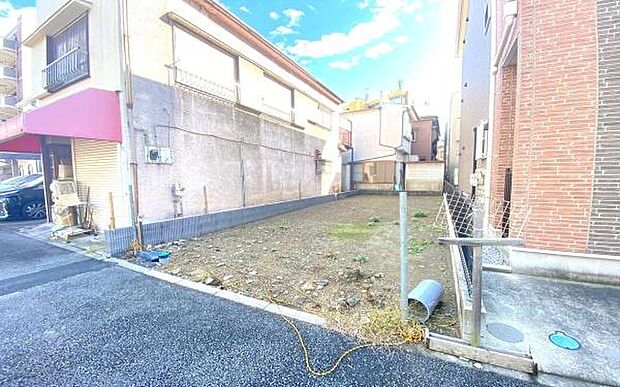 《外観》　■家族みんなが落ち着ける場所。明るい空間で心も暖か、朝から爽やかな気分。寝る時も包みこまれるようにふんわりと。家にいることが心と体に優しい暖かな暮らし。