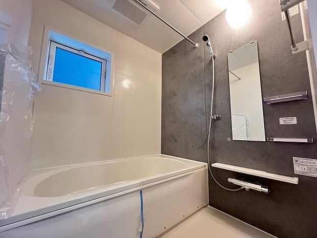 《浴室》　■ゆったりくつろげる癒しのバスルーム。