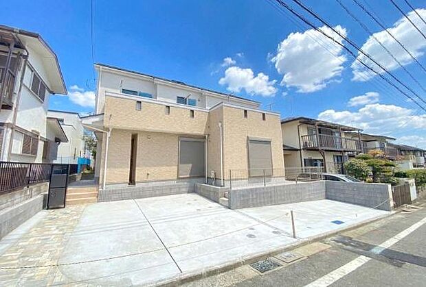 《外観》 ■家族みんなが落ち着ける場所。明るい空間で心も暖か、朝から爽やかな気分。寝る時も包みこまれるようにふんわりと。家にいることが心と体に優しい暖かな暮らし。