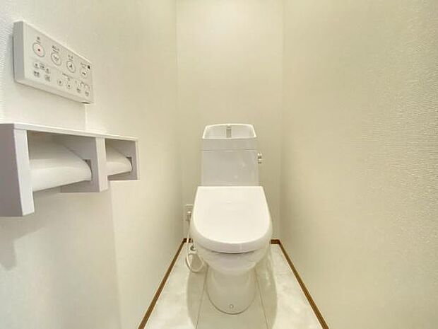 《トイレ》 ■清潔感のある落ち着いたトイレ。